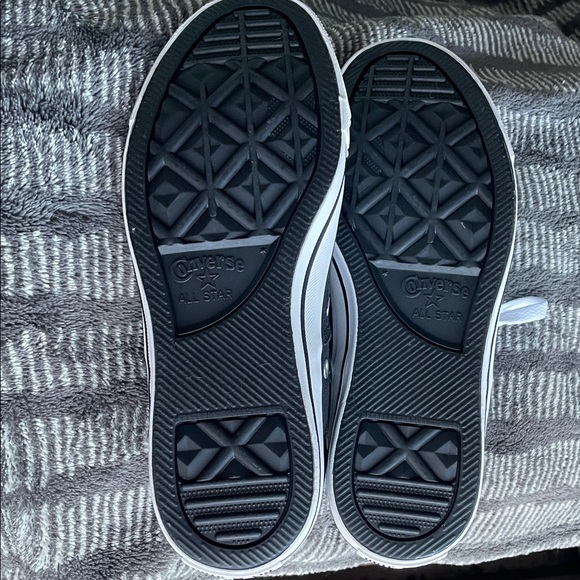 Classic Black and White Canvas Sneakers - Picture 6 of 6